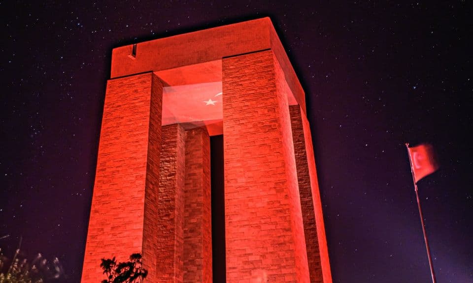 Çanakkale'de Şehitlerin Hatırası Yaşıyor