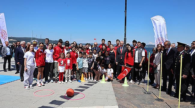 ÇANAKKALE'DE 19 MAYIS COŞKUSU YAŞANDI