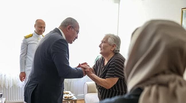 ÇANAKKALE VALİSİ ÖMER TORAMAN'DAN ŞEHİT VE GAZİ AİLELERİNE BAYRAM ZİYARETİ