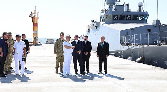 UĞURLU LİMANI'NDA ÇALIŞMALAR YERİNDE İNCELENDİ Çanakkale Valisi Doç. Dr. Ömer Toraman, Gökçeada Uğurlu Limanı’nda devam eden yenileme çalışmalarını yerinde gözden geçirdi. BÜLENT TURAN, MİLLİ SPORCULARLA BULUŞTU SEKTÖREL GÜVEN ENDEKSLERİNDE EYLÜL