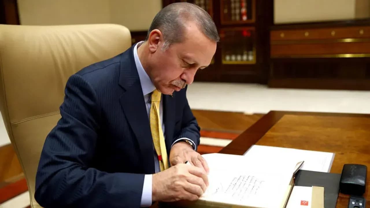 Yükseköğretimde Kapsamlı Değişim Rüzgarı: Cumhurbaşkanlığı Kararıyla Üniversitelerin Akademik Yapısı Yeniden Şekilleniyor