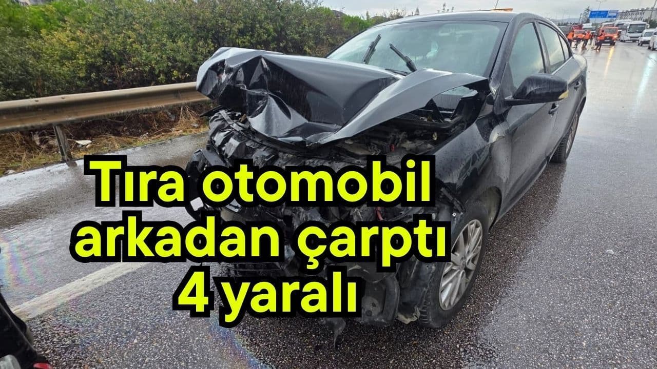 Bandırma-Çanakkale'de Otomobil ve Ağır Nakliyat Aracının Çarpışmasıyla 4 Kişi Yaralandı