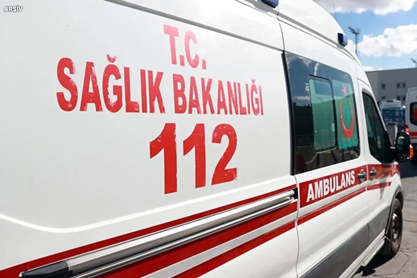Çanakkale'de otobüs ve otomobil çarpışması: 2 ölü