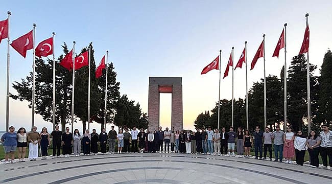 ÇOMÜ, TÜRKİYE'NİN GENÇ SİBER GÜVENLİK UZMANLARINI AĞIRLADI Siber Kulüpler Birliği eliyle ÇOMÜ Siber Güvenlik Topluluğu ev sahipliğinde yapılan ve 120 genci bir araya getiren “Siber Güvenlik Yaz Kampı”, Üniversitemizde zaferle sona erdi. Üç gün süren