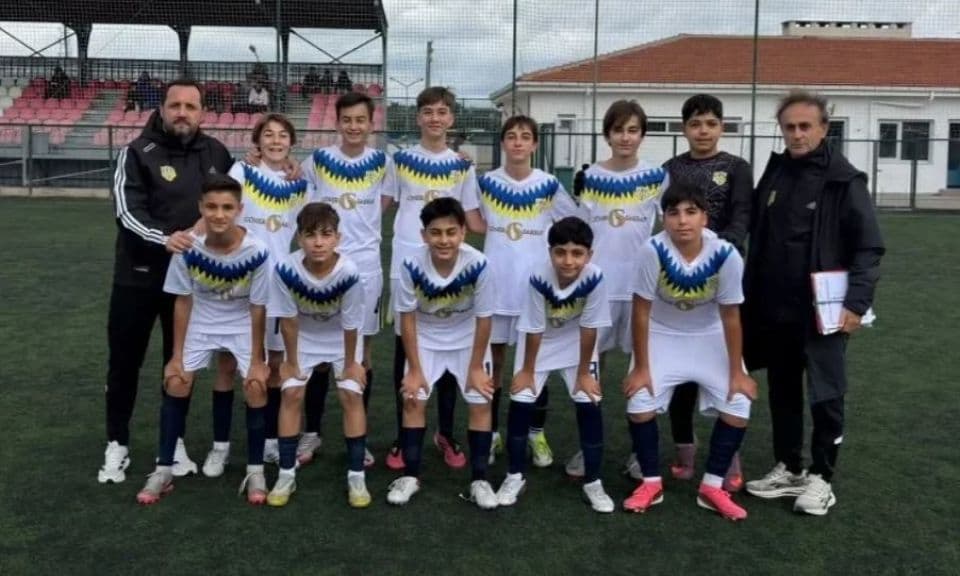 Bahçecispor U-14 Takımı Ligde Çifte Galibiyetle Zirveye Koşuyor