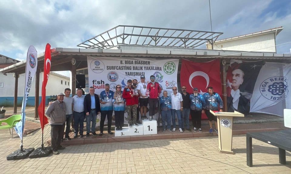 Biga'da Heyecan Doruktaydı: 8. Geleneksel Balık Yakalama Yarışması Türkiye'nin Olta Ustalarını Ağırladı