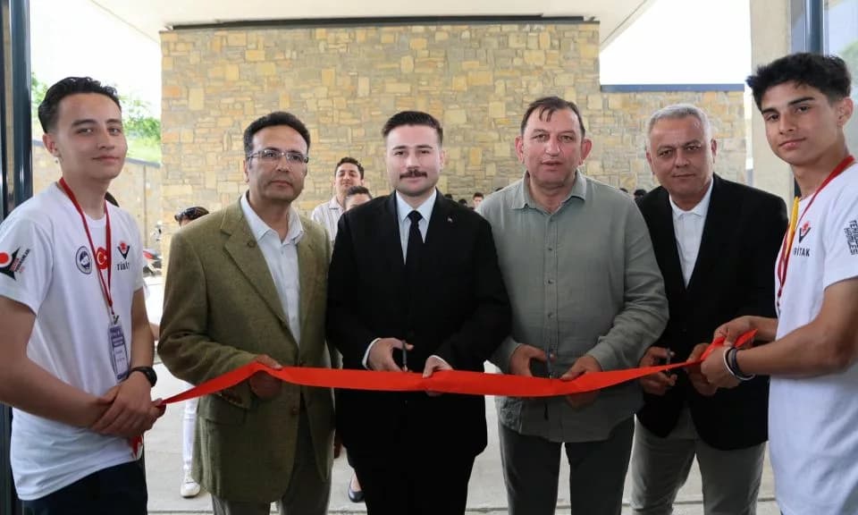 Gökçeada'da Bilimle Büyüyen Gençlik