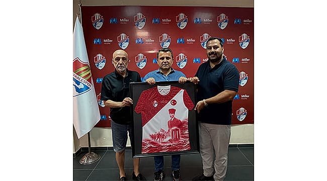 ÇanakkaleSpor’dan İsmail Kaşdemir’e 60. Yıl Forması