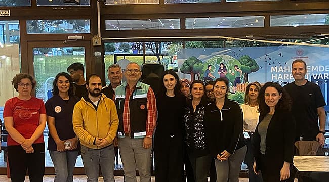 ÇANAKKALE'DE "MAHALLEMDE HAREKET VAR" ETKİNLİĞİ Çanakkale’de sağlıklı yaşamı desteklemek ve günlük fiziksel aktiviteyi artırmak için gerçekleştirilen “Mahallemde Hareket Var” faaliyetler aralıksız devam ediyor. AK PARTİ ÇANAKKALE’DEN ARBEDE
