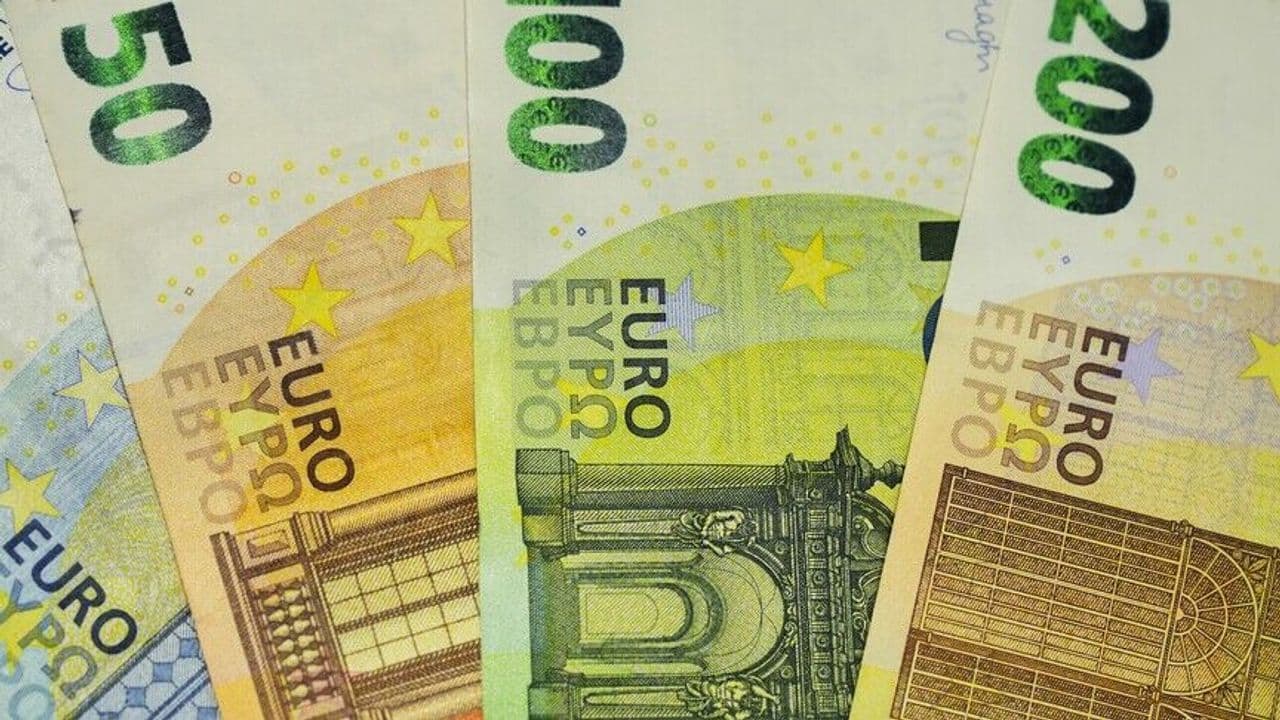 Avro/Dolar Kuru Son 3 Ayda Görülen En Düşük Seviyeye Geriledi