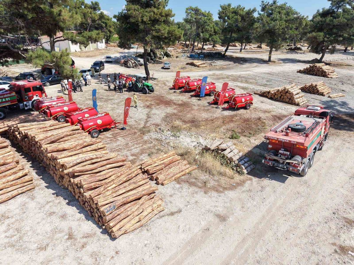 Ayvacık'ta Orman Yangınlarına Karşı 10 Yeni Yangın Söndürme Tankeri Teslim Edildi