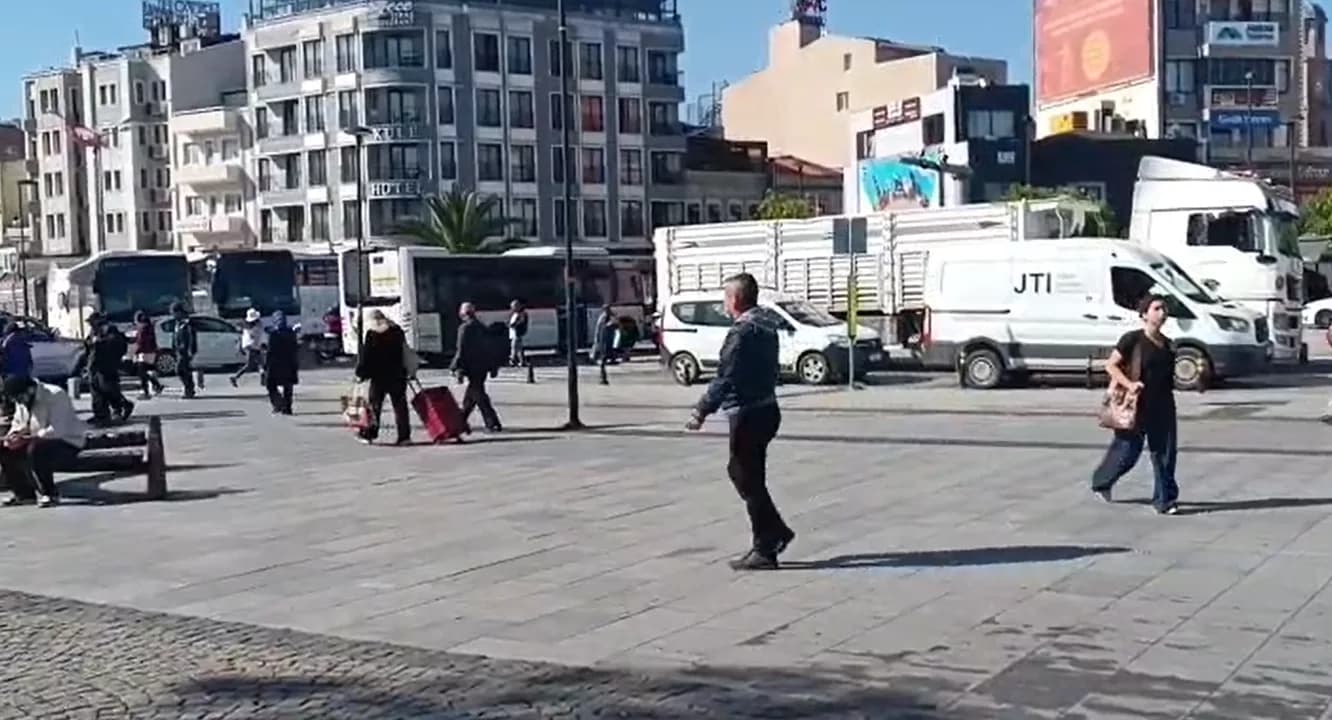 Çanakkale'de Feribot İskelesi'nde Yoğunluk Yaşandı