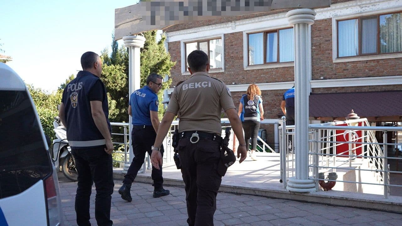 Çanakkale’de Otel Skandalı: 424 Kişi Tutuklandı, Otel Mühürlendi