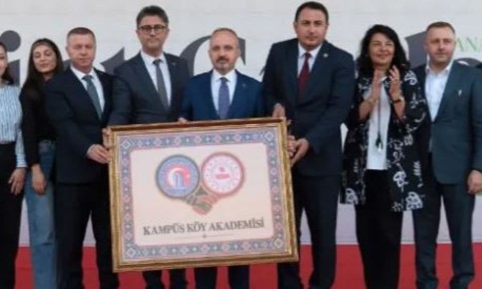 Çanakkale'nin Kırsalında Bilim Rüzgarı: Kampüs-Köy Akademisi Türkiye'ye Örnek Oluyor