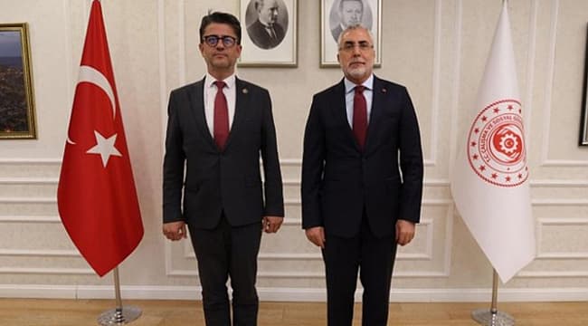 REKTÖR ERENOĞLU, ÇALIŞMA VE SOSYAL GÜVENLİK BAKANI PROF. DR. VEDAT IŞIKHAN'I ZİYARET ETTİ