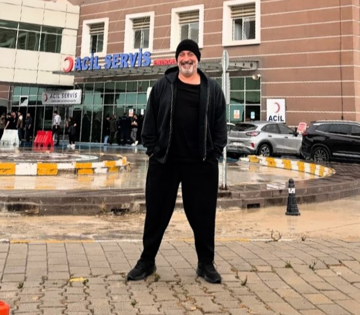 Kalp krizi sonrası anjiyo olan Cem Yılmaz, muayene için ÇOMÜ Hastanesi'ne geldi