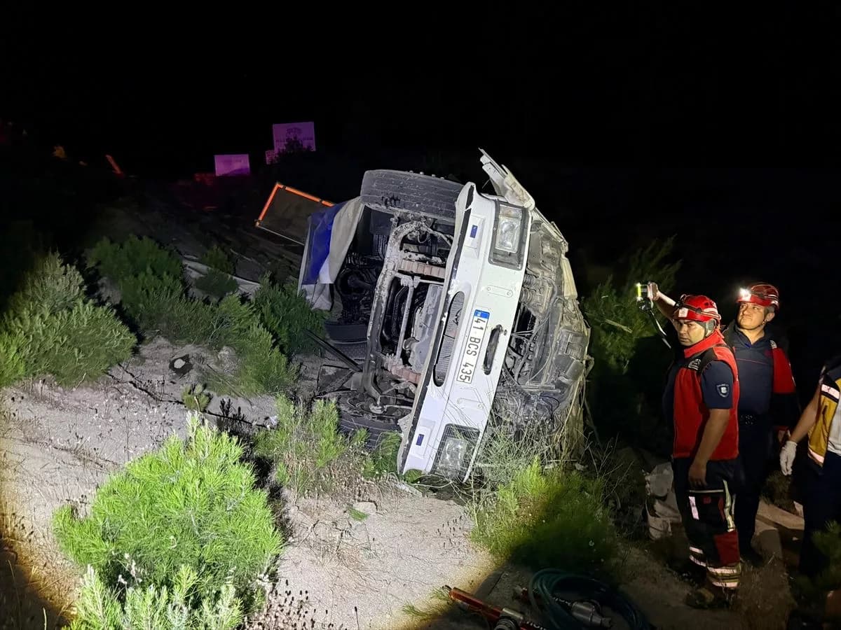 Kazdağları'nda Şarampole Devrilen Kamyon: 1 Ölü, 1 Yaralı