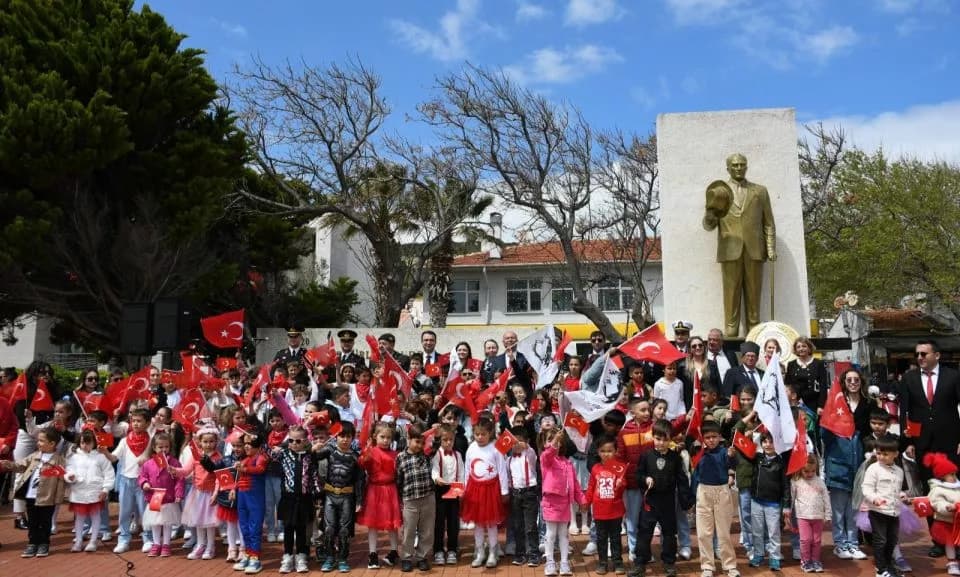 Bozcaada'da 23 Nisan Coşkusu