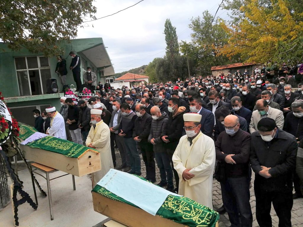 AYVACIK BAHARLAR KÖYÜ YASTA…