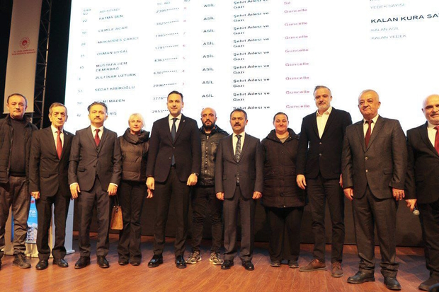 “Hak Sahibi Tüm Vatandaşlarımıza Hayırlı Olsun”