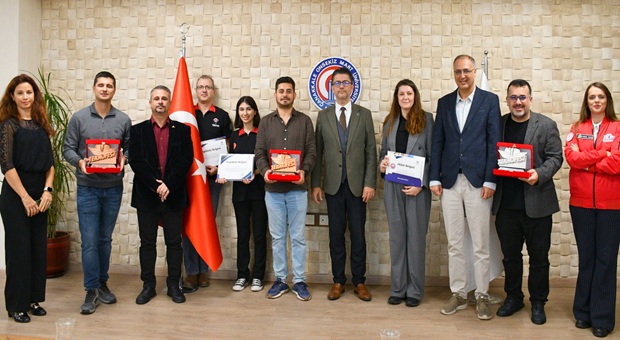 Başarılı Öğrencilere Rektör Erenoğlu’ndan Teşekkür